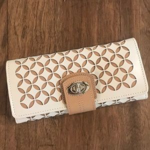 Beautiful, leather jewelry holder